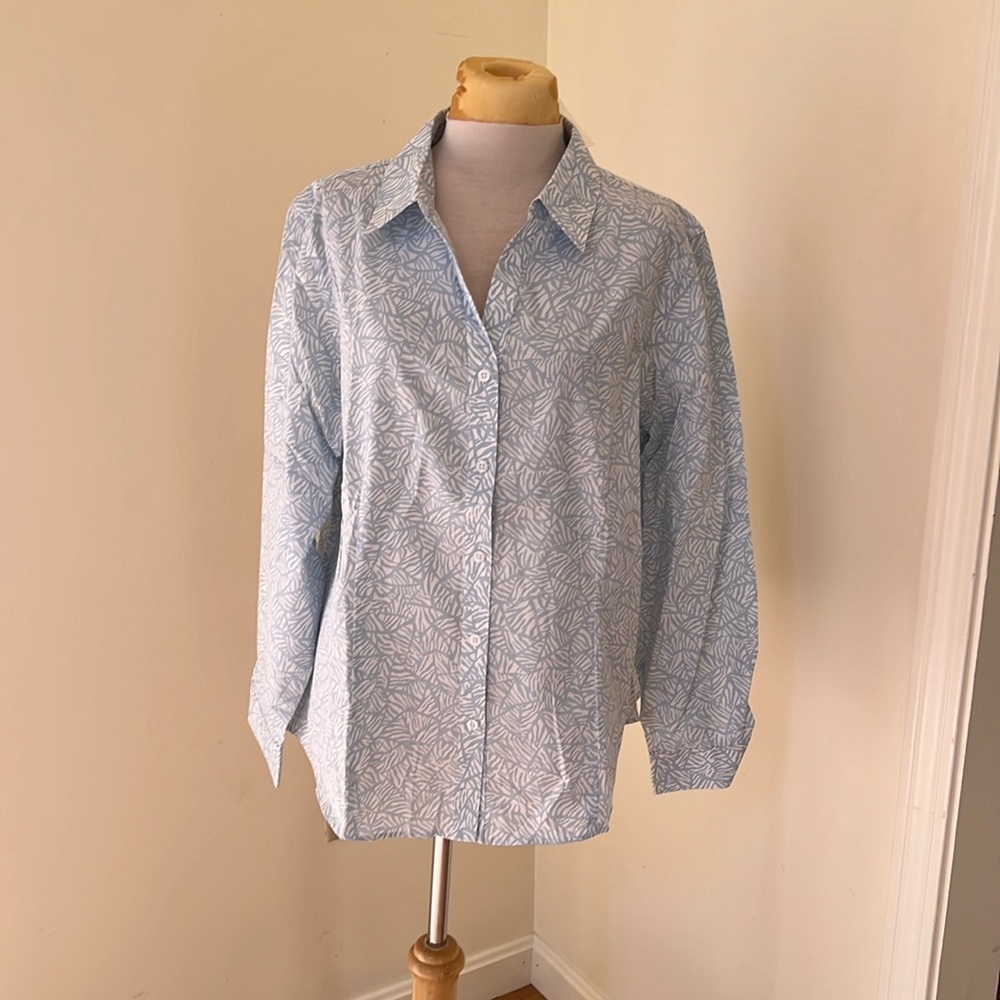 New! Chicos outlet SZ 3, zebra diamond martin blue long sleeve shirt.